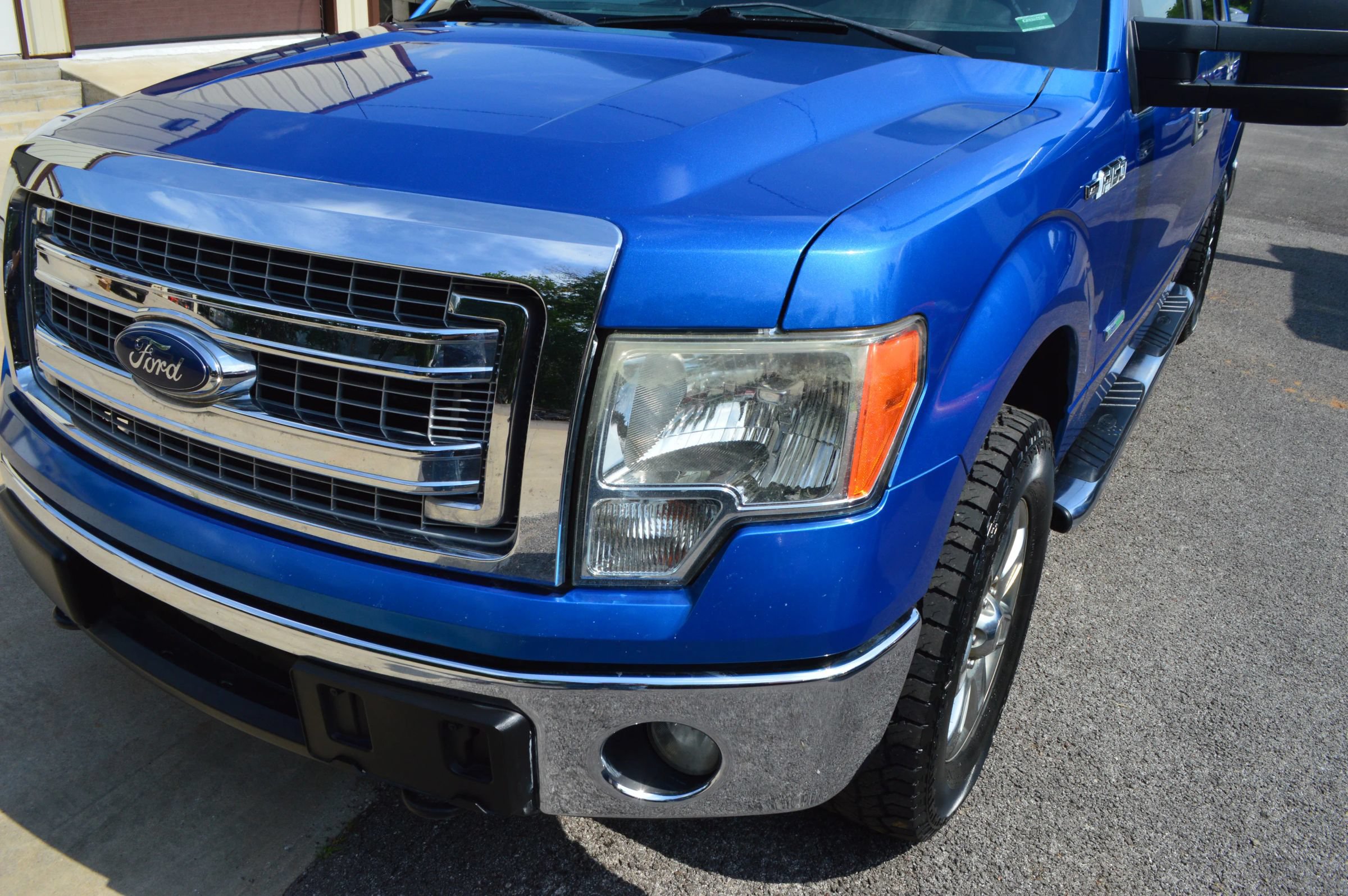 Used 2013 Ford F150 XLT w/ XLT Chrome Pkg AWD/4WD image 3