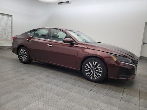 Used 2023 Nissan Altima 2.5 SV image 11