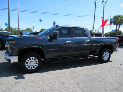 Used 2020 Chevrolet Silverado 2500 LTZ w/ Z71 Off-Road Package AWD/4WD image 2