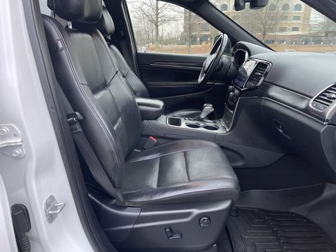 Used 2019 Jeep Grand Cherokee Limited w/ Luxury Group II image 31