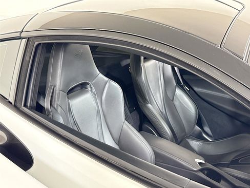 Used 2018 McLaren 720S Performance image 22