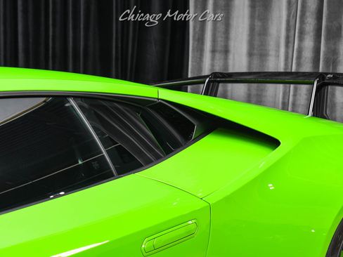 Used 2018 Lamborghini Huracan Performante AWD/4WD image 32