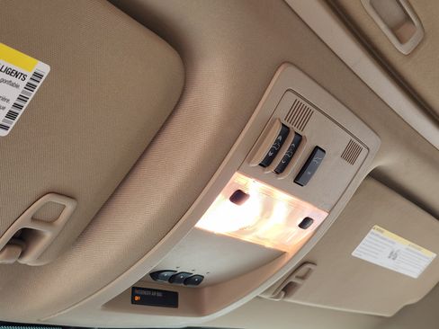 Used 2014 Cadillac Escalade Premium AWD/4WD image 21