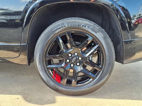 Used 2024 Chevrolet Traverse Premier w/ Redline Edition FWD image 11