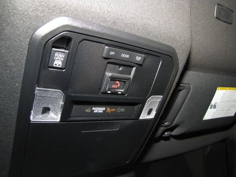 Used 2025 Toyota 4Runner TRD Off-Road AWD/4WD image 8