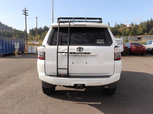 Used 2016 Toyota 4Runner SR5 Premium AWD/4WD image 6