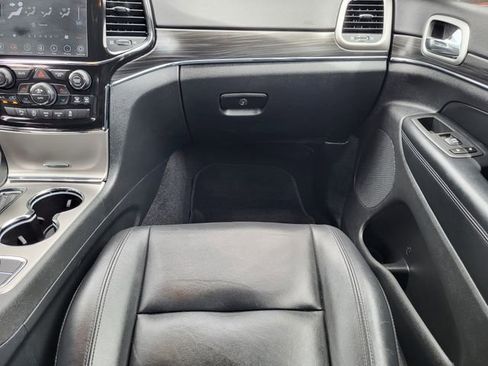 Used 2022 Jeep Grand Cherokee Limited AWD/4WD image 27