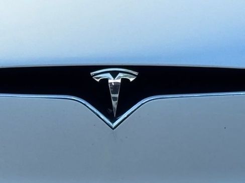 Used 2018 Tesla Model X 100D AWD/4WD image 3