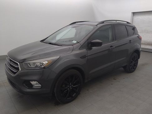 Used 2019 Ford Escape SE FWD image 2