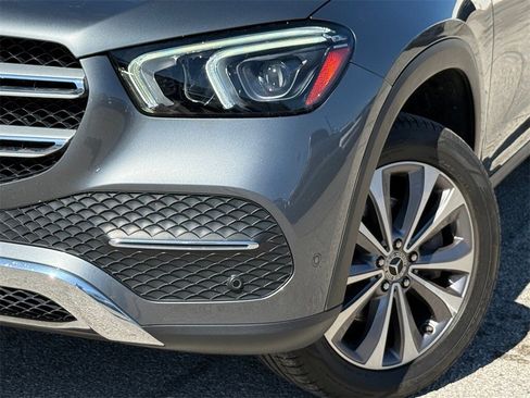 Used 2022 Mercedes-Benz GLE 350 4MATIC w/ Premium Package image 2