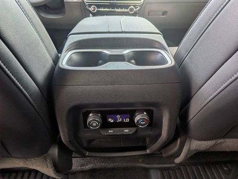 Used 2026 Chevrolet Traverse LT w/ Sun and Wheel Package FWD image 16