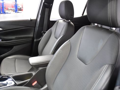 Used 2025 Buick Encore GX Preferred AWD/4WD image 10