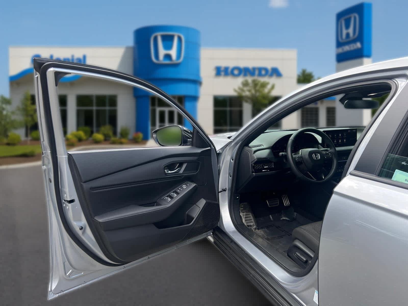 Used 2025 Honda Accord Sport image 15