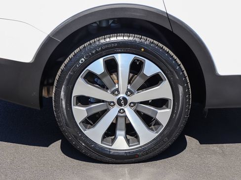 Used 2022 Kia Telluride S FWD image 9