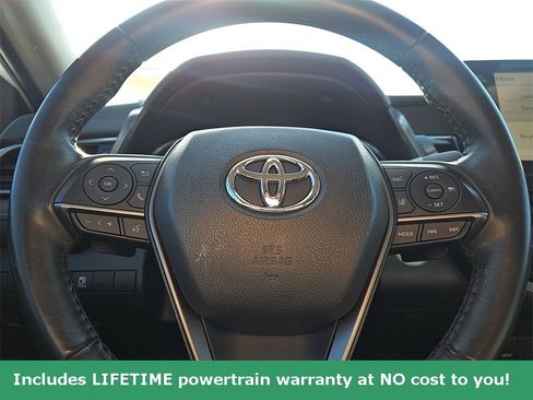 Used 2022 Toyota Camry XSE image 19