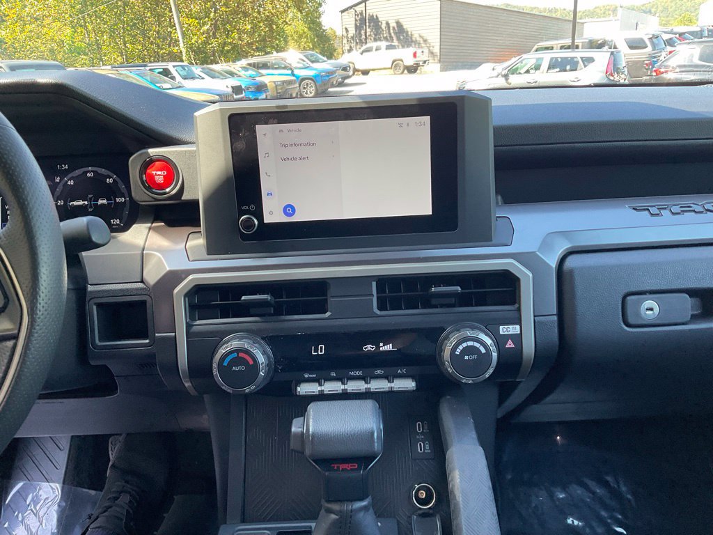 Used 2025 Toyota Tacoma TRD Off-Road AWD/4WD image 16