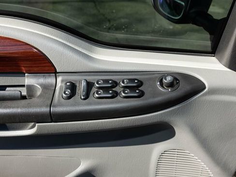 Used 2006 Ford F350 4x4 Crew Cab Super Duty image 23