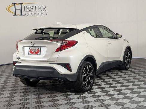 Used 2019 Toyota C-HR XLE FWD image 7
