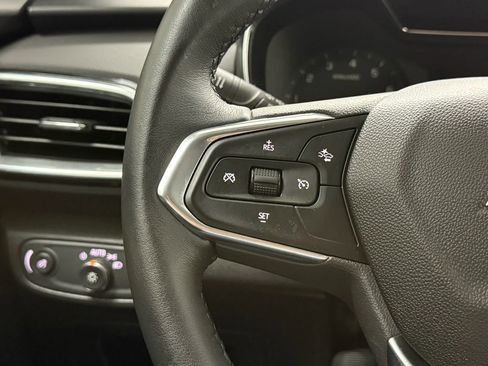 Used 2021 Chevrolet TrailBlazer LT w/ Premium Seating Package image 19