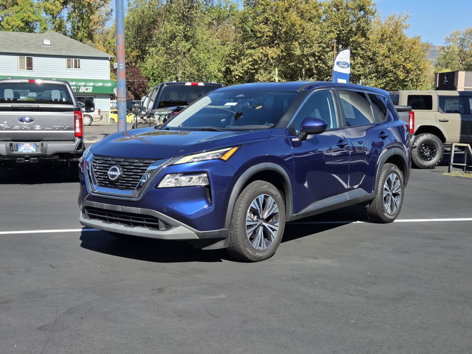 Used 2023 Nissan Rogue SV FWD image 1
