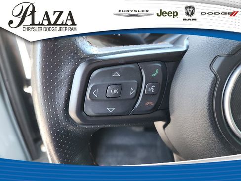 Certified 2024 Jeep Gladiator Mojave AWD/4WD image 29