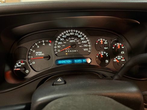 Used 2006 Chevrolet Silverado 2500 LT w/ Heavy-Duty Power Package AWD/4WD image 3