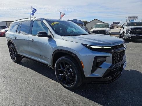 Used 2026 Chevrolet Traverse RS image 9