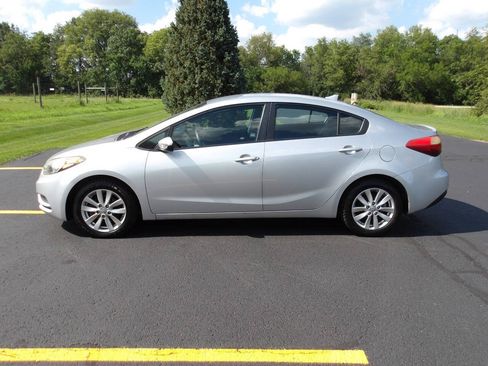 Used 2014 Kia Forte LX w/ Popular Package FWD image 9