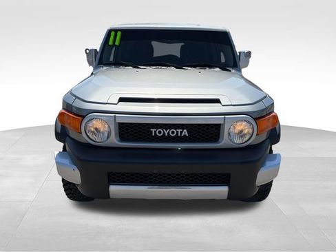 Used 2011 Toyota FJ Cruiser 4WD w/ Convenience Pkg image 2