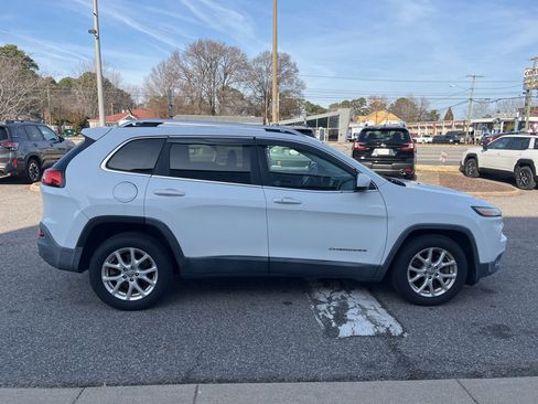 Used 2014 Jeep Cherokee Latitude image 3