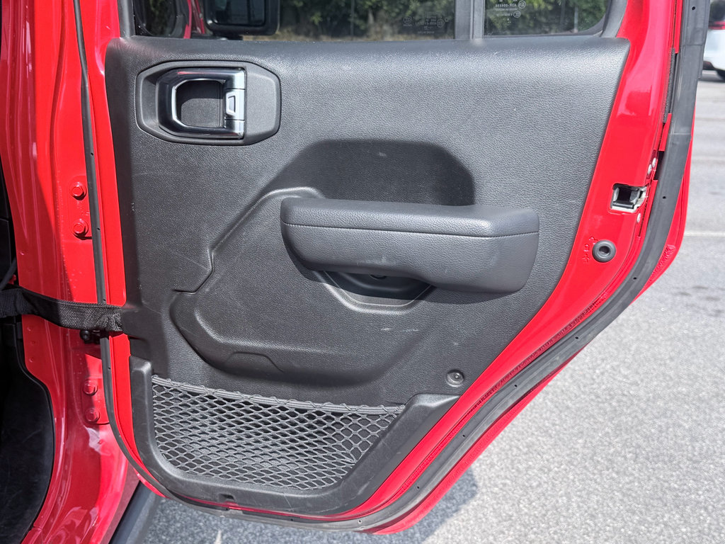 Used 2025 Jeep Wrangler Unlimited Rubicon AWD/4WD image 28