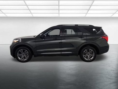 Used 2023 Ford Explorer XLT w/ Equipment Group 202A AWD/4WD image 5