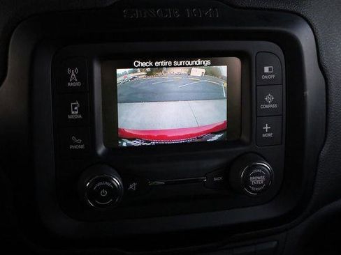 Used 2015 Jeep Renegade Latitude AWD/4WD image 30