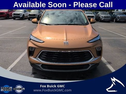Used 2024 Buick Encore GX Preferred w/ Comfort Package FWD image 2