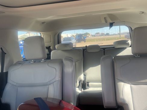 Used 2025 Ford Expedition Platinum w/ Driver's Package image 14