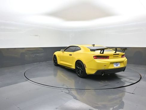 Used 2018 Chevrolet Camaro LT w/ RS Package RWD image 5