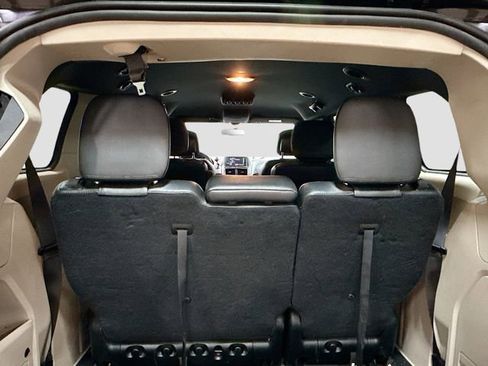 Used 2018 Dodge Grand Caravan SXT image 26