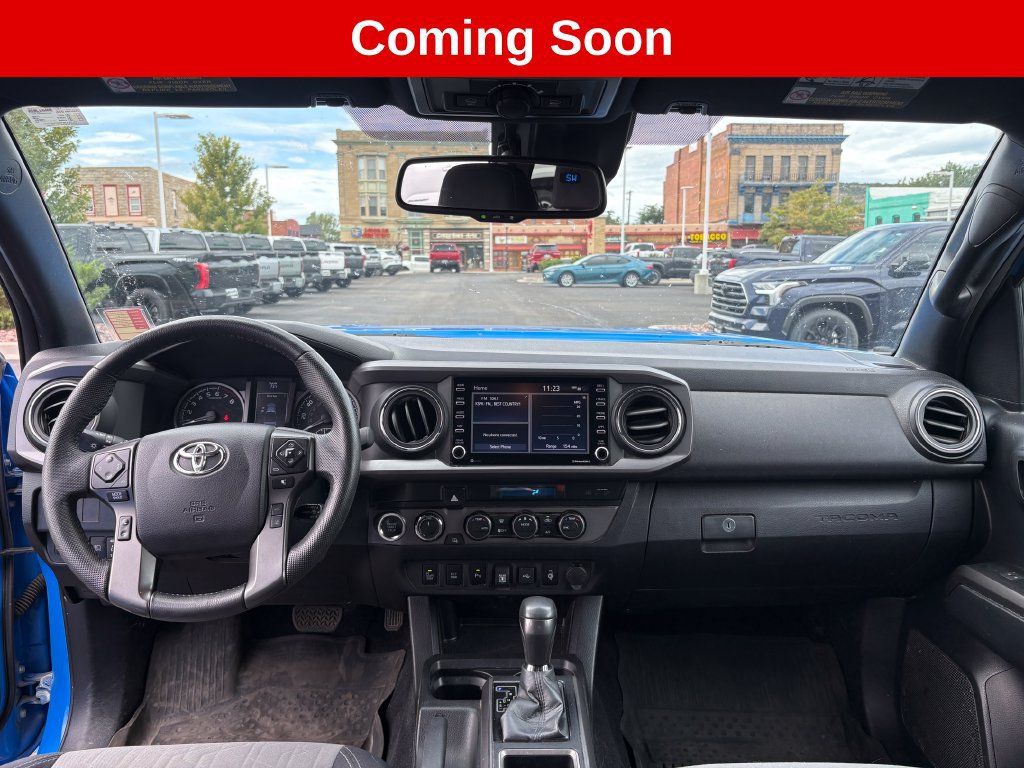 Used 2021 Toyota Tacoma TRD Off-Road w/ Technology Package AWD/4WD image 15