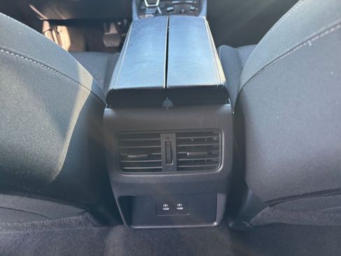 Used 2025 Nissan Rogue SV image 24