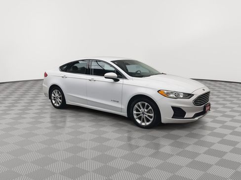 Used 2019 Ford Fusion SE FWD image 31
