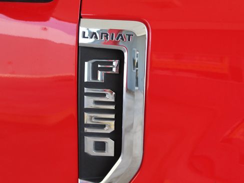 Used 2019 Ford F250 Lariat w/ Lariat Value Package AWD/4WD image 59