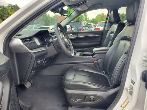 Used 2023 Jeep Grand Cherokee Limited AWD/4WD image 18