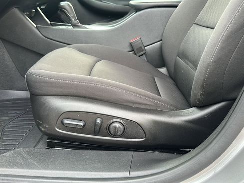 Used 2019 Chevrolet Malibu LT FWD image 23