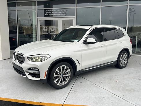 Used 2019 BMW X3 sDrive30i w/ Premium Package image 2