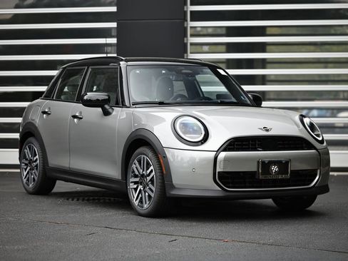 New 2026 MINI Cooper 4-Door Hardtop FWD image 1