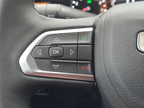 Certified 2024 Jeep Compass Limited image 33