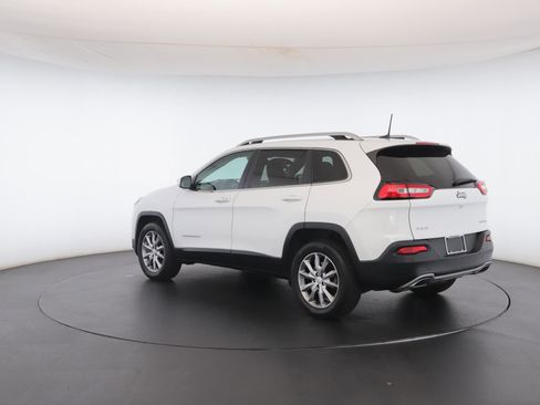Used 2018 Jeep Cherokee Limited image 22