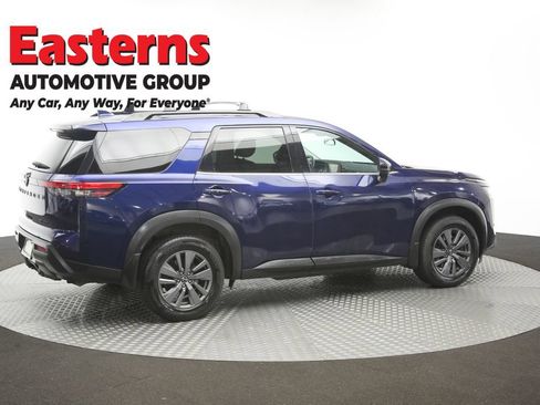 Used 2023 Nissan Pathfinder SV w/ SV Premium Package AWD/4WD image 44