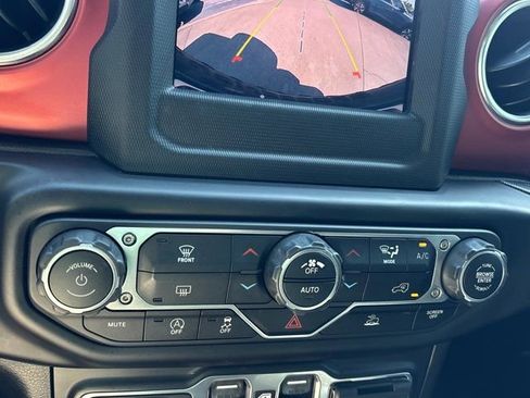 Used 2021 Jeep Wrangler Unlimited Rubicon AWD/4WD image 34