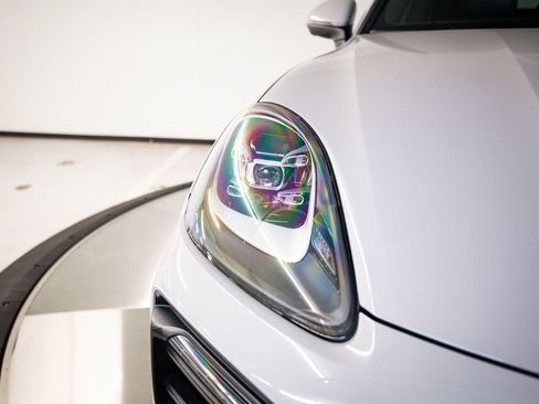 Certified 2023 Porsche Cayenne AWD/4WD image 13